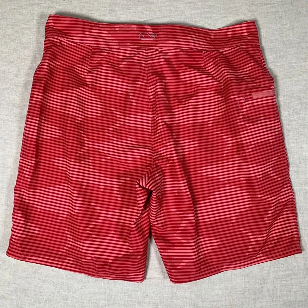 Vineyard Vines Board Shorts Mens 35 Red Striped Shark Excellent Performance Swim